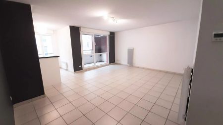 location Appartement T3 DE 66.58m² À CALUIRE ET CUIRE - Photo 2