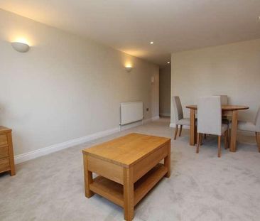 King George Avenue, Petersfield, Hampshire, GU32 - Photo 2