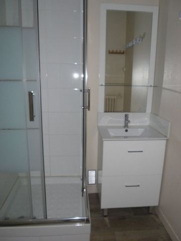 à louer - t3 - proche port caen , - Photo 4