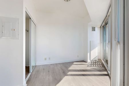 For Lease - 60 Absolute Avenue Unit# 2906, Mississauga, Ontario - Photo 5