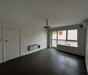 6 / 9 Rosstown Road, CARNEGIE - Photo 2