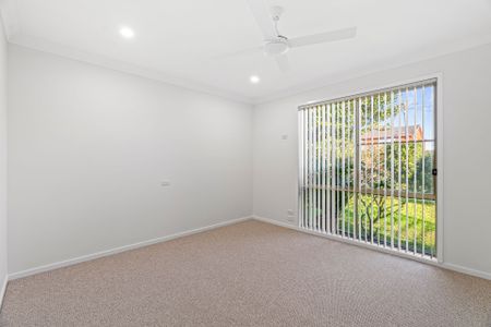 Renovated Freestanding Villa - 500m Toowoon Bay Beach - Photo 2