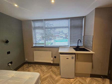 Studio to rent - Photo 5