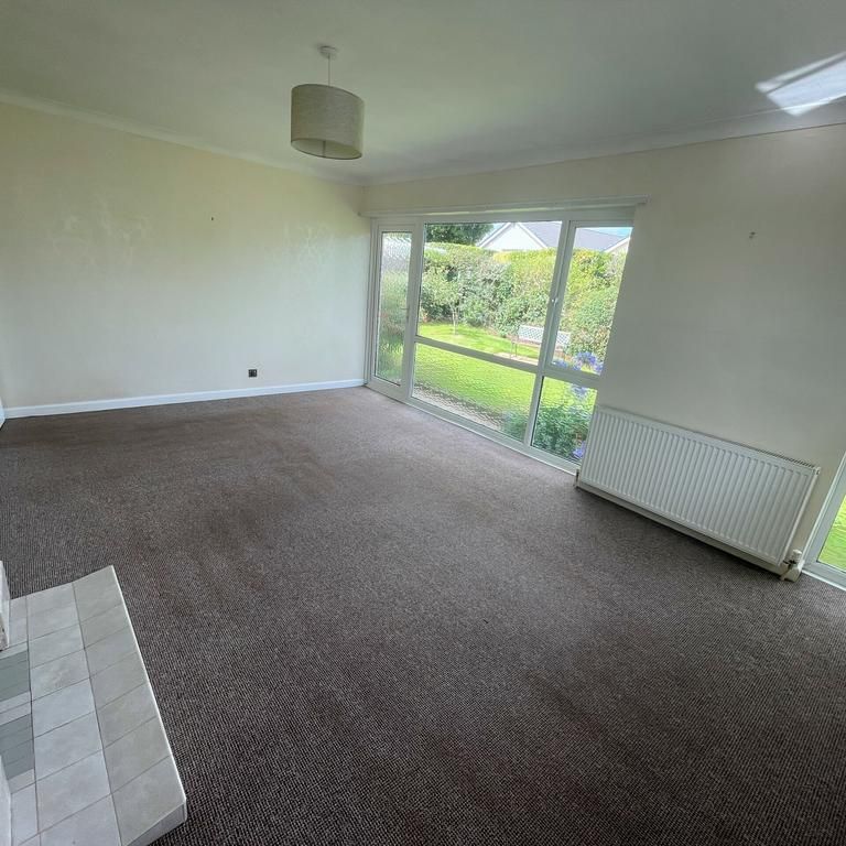 2 bedroom bungalow to rent - Photo 1