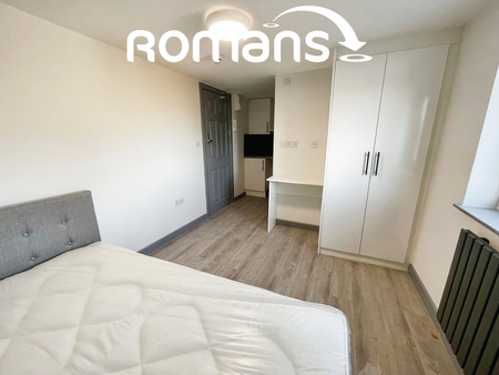 1 bedroom in a house share to rent - Photo 4