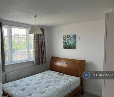 3 bedroom semi-detached house to rent - Photo 3