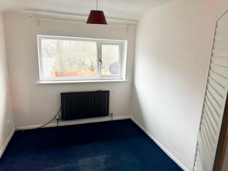 3 bedroom end of terrace house to rent - Photo 4