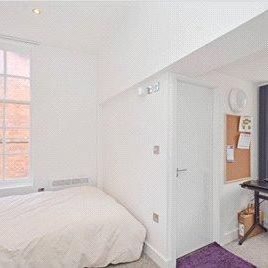 3 bedroom flat to rent - Photo 2