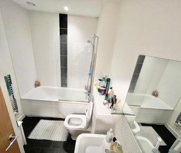 1 bedroom in a house share to rent - Photo 3