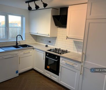 2 bedroom semi-detached house to rent - Photo 6