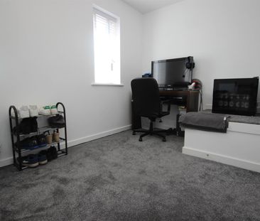 2 bed End of Terrace House for let - Photo 3