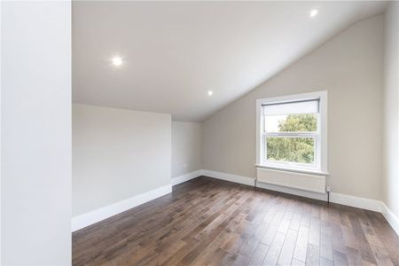 Fabulous light, newly refurbished, high spec contemporary two bedroom flat. One of three flats making up this handsome Victorian house and very close to Tooting Bec tube (Northern Line), Balham and Wandsworth Common overland (12 minutes to Victoria) in the other direction - Photo 2