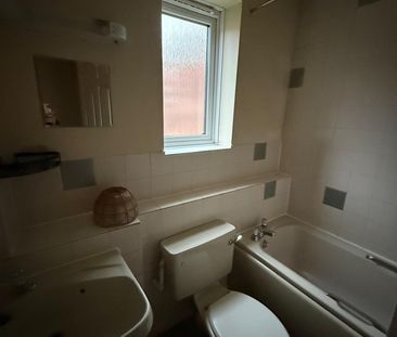 1 Bed Flat, Tiffany Court, BS1 - Photo 2