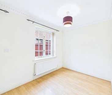 2 bedroom semi-detached house to rent - Photo 4