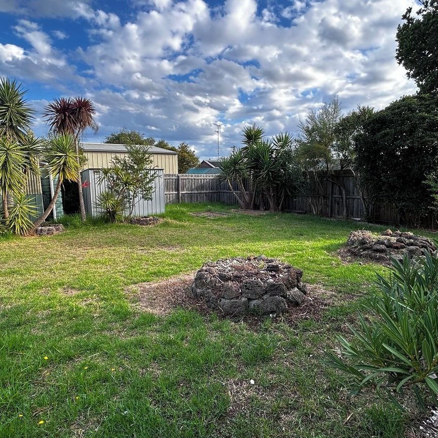 Freshly Painted, Neat Home in Fantastic Drysdale Location - Photo 1