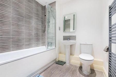 2 bedroom flat to rent - Photo 5