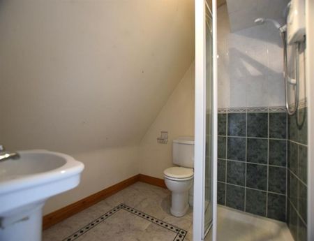 3 Bedroom End Terrace To Let - Photo 2