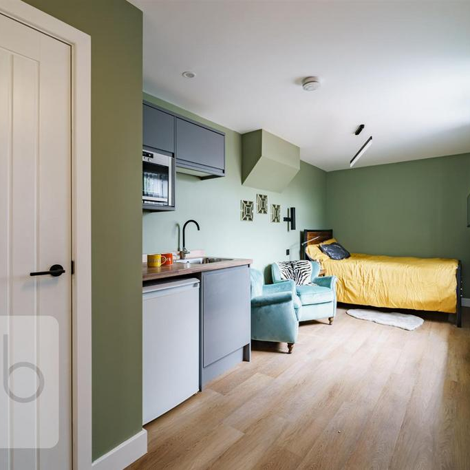 1 bedroom in a house share to rent - Photo 1