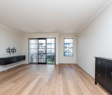 SPACIOUS INNER CITY APARTMENT! - Photo 4