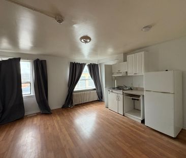 For Lease - 1020 Coxwell Avenue Unit# Upper, Toronto, Ontario - Photo 6