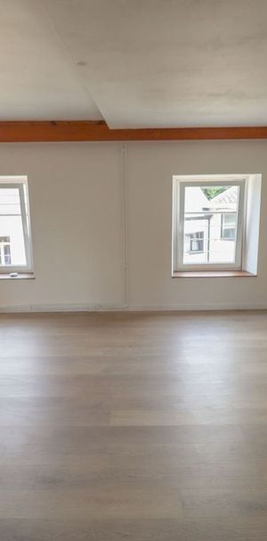 Appartement te huur in Florennes voor € 850 met 2 slaapkamers - Foto 1