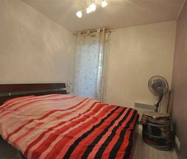 Location Appartement 3 pièces 59m² NANTERRE 92000 - Photo 3