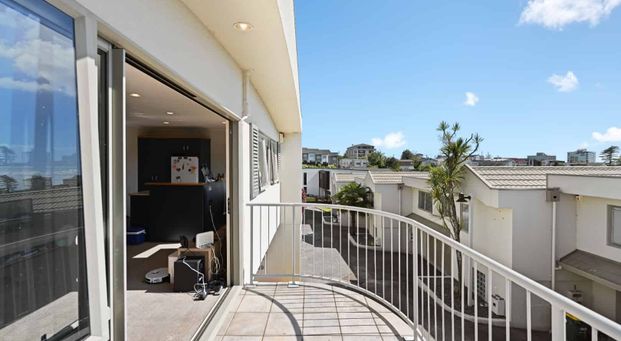 Central, Stylish Living. - Photo 1