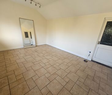 4 Bed Detached House, Biton Close, B17 - Photo 2