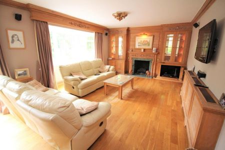 6 bedroom detached house to rent - Photo 2