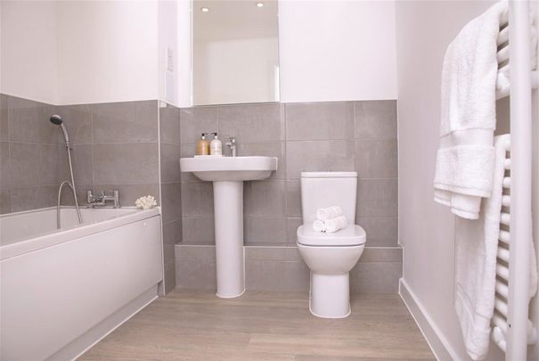 Nightingale Walk, Farnham, GU9 - Photo 1