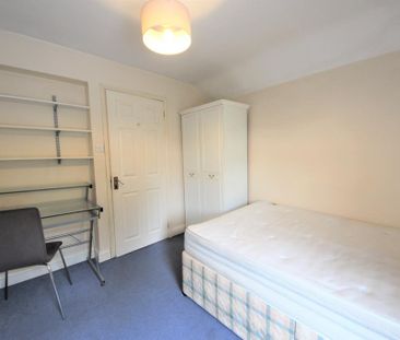 5 bedroom detached house to rent - Photo 3