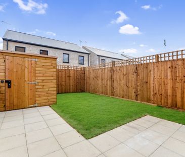 This modern four bedroom family home is set in the Timberwoks devel... - Photo 1