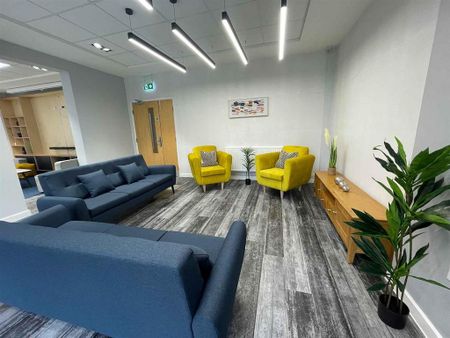 1 bedroom in a house share to rent - Photo 4