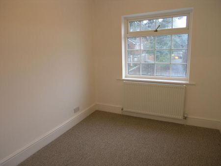 2 bedroom semi-detached house to rent - Photo 3