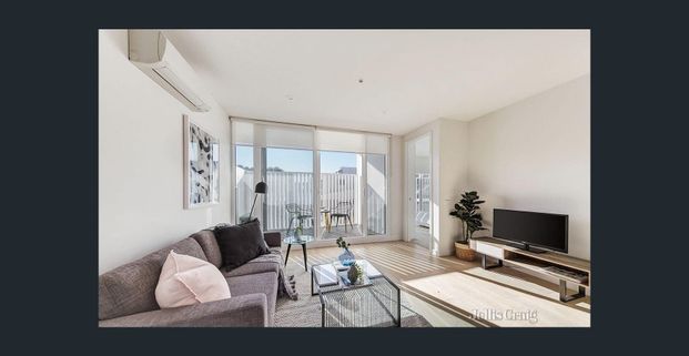 PERFECTLY POSITIONED - Photo 1