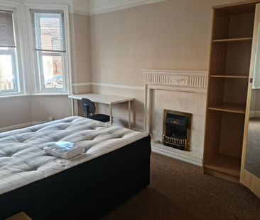 8 bedroom detached house to rent - Photo 4