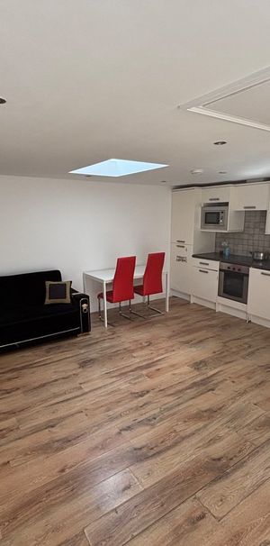 1 Bed Bungalow, Parkhurst Road, N22 - Photo 1