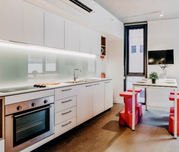 Standard Room in 4-Bed Apartment with Courtyard - Photo 4