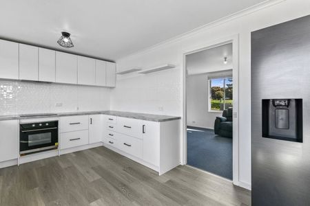 Spacious Home With River Views - Photo 5