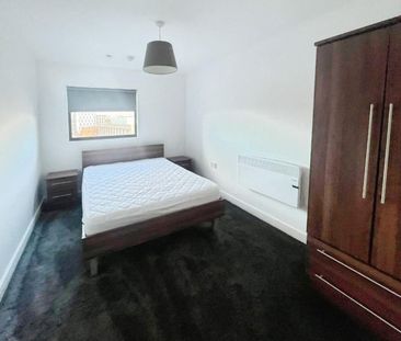 3 bedroom Flat To Let - Photo 4