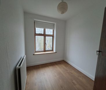 5 Bed Maisonette, Aylmer Parade, N2 - Photo 4