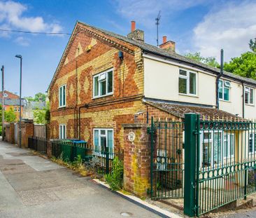 2 bedroom semi-detached house to rent - Photo 1