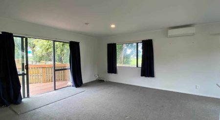 Stunning 3 Bedroom Home in Mount Wellington! N... - Photo 4