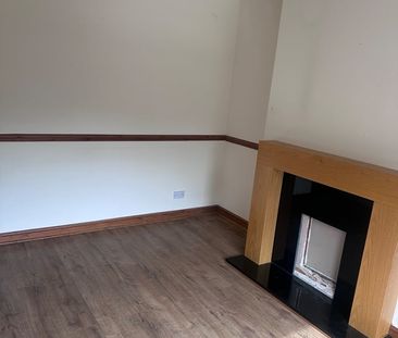 2 Bed Semi-Detached House, Masters Crescent, S5 - Photo 2