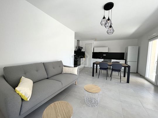 BEAU T3 MEUBLÉ, - Photo 1