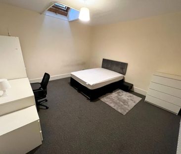 5 bedroom apartment to rent - Photo 2