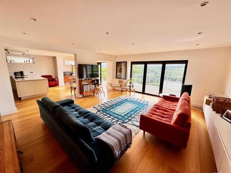 4 bedroom detached house to rent - Photo 4