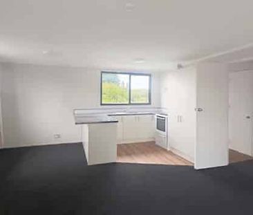 TREE BEDROOM RENOVATED RELOCATED BEAUTY - Photo 2