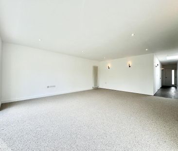 4 bedroom bungalow to rent - Photo 2