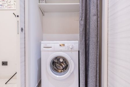 Via Riccardo Guruzian, Rome, Lazio 00173 - Photo 5